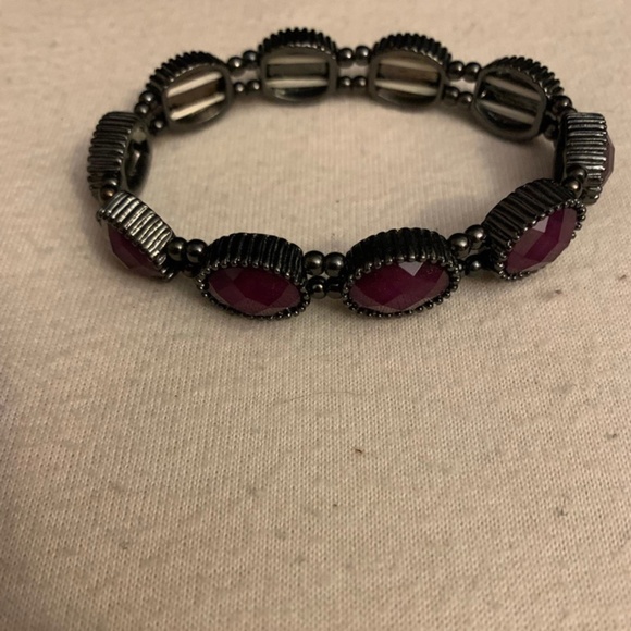 Claire’s Purple Beaded Bracelet - Picture 1 of 6